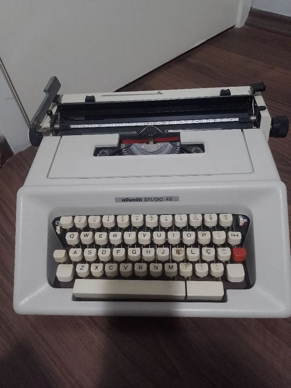 Máquina Olivetti Studio 46