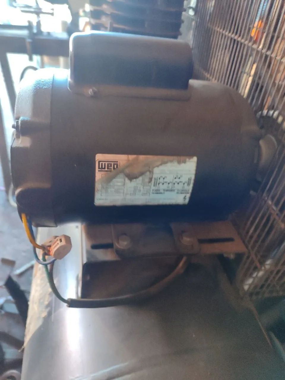 Compressor de 100 litros Pressure - Foto 5