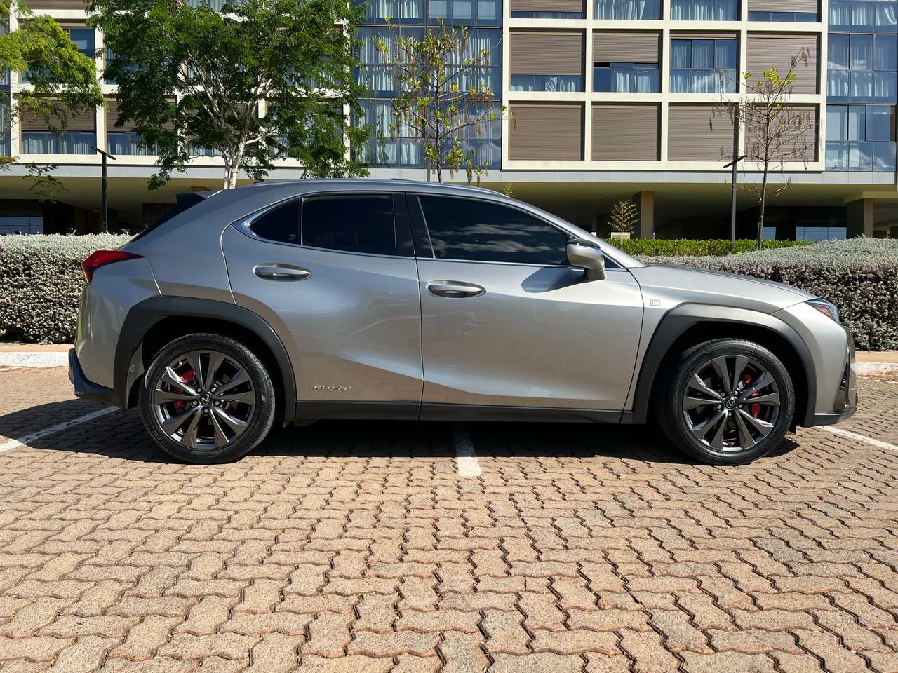 Lexus UX-250H F-sport 2.0 16V Aut.(hybrid) 2019