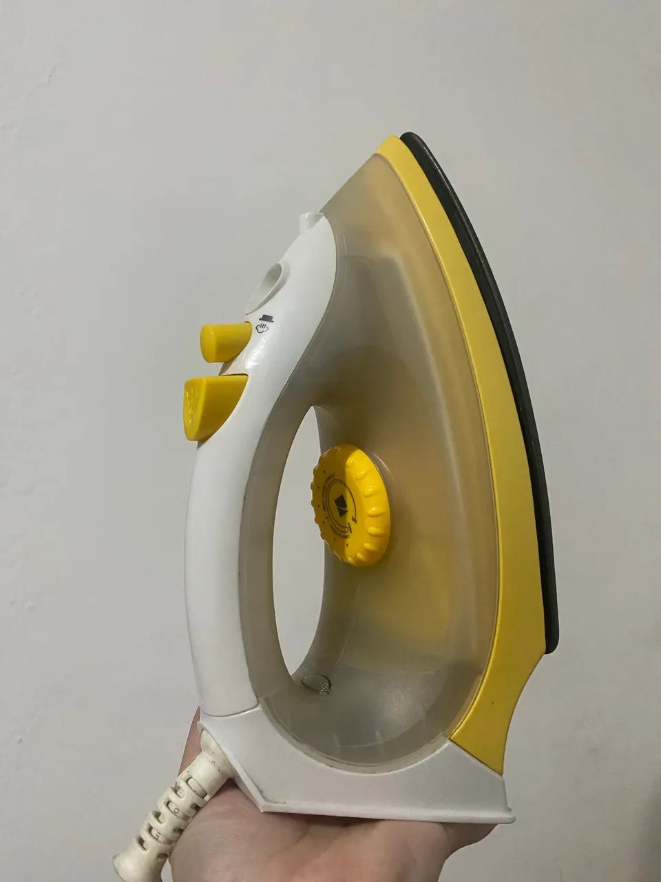 Ferro de passar roupa com e sem vapor - Foto 5