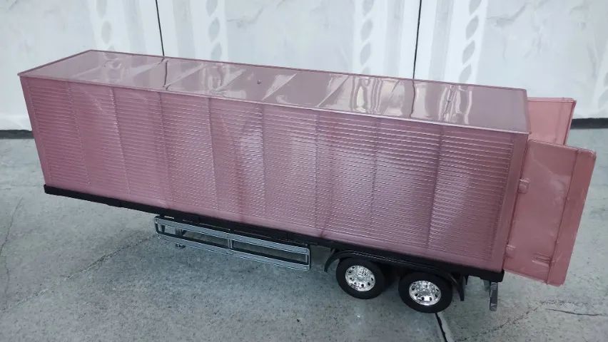  Caminhão Iveco rosa  - Foto 2