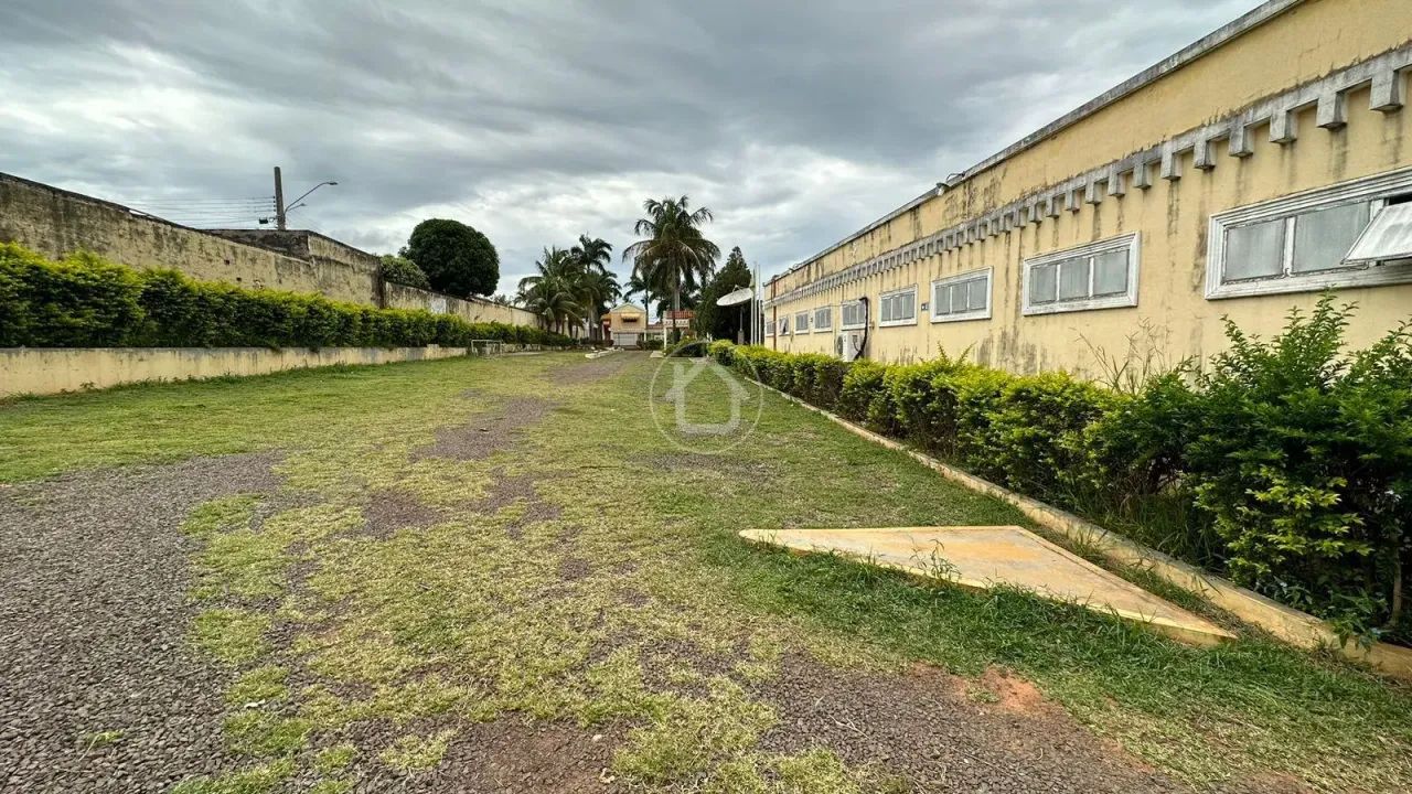 IMOVEL E ÁREA COMERCIAL - Foto 4