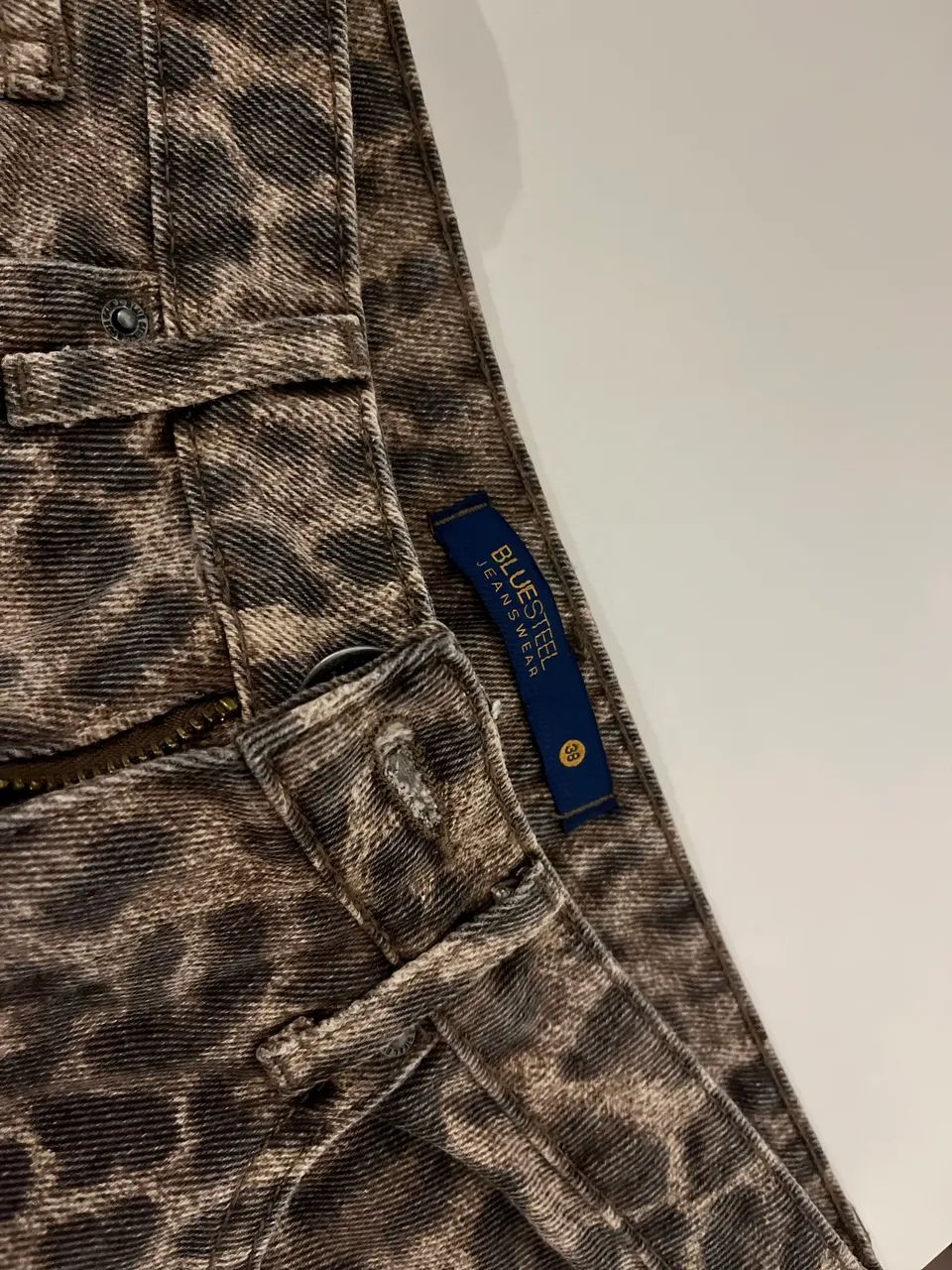 Calça jeans ONCINHA, TAM 36 - Foto 2