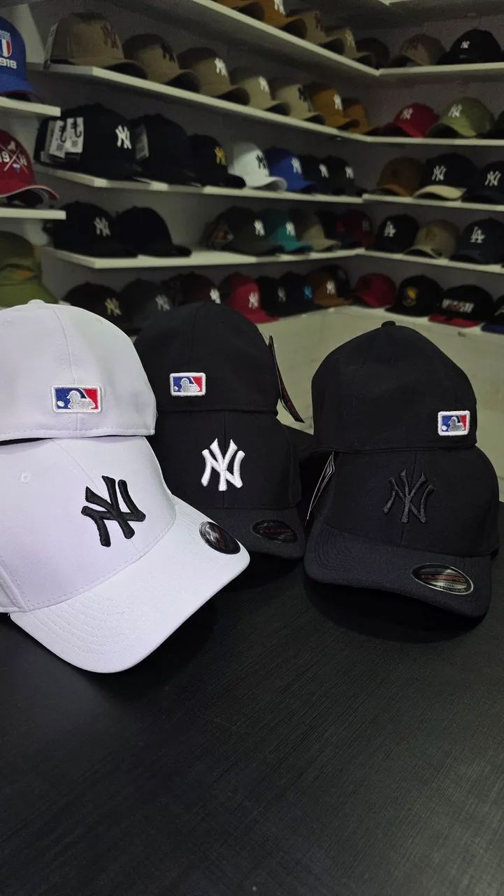 BONÉ NY FECHADO FLEXFIT 