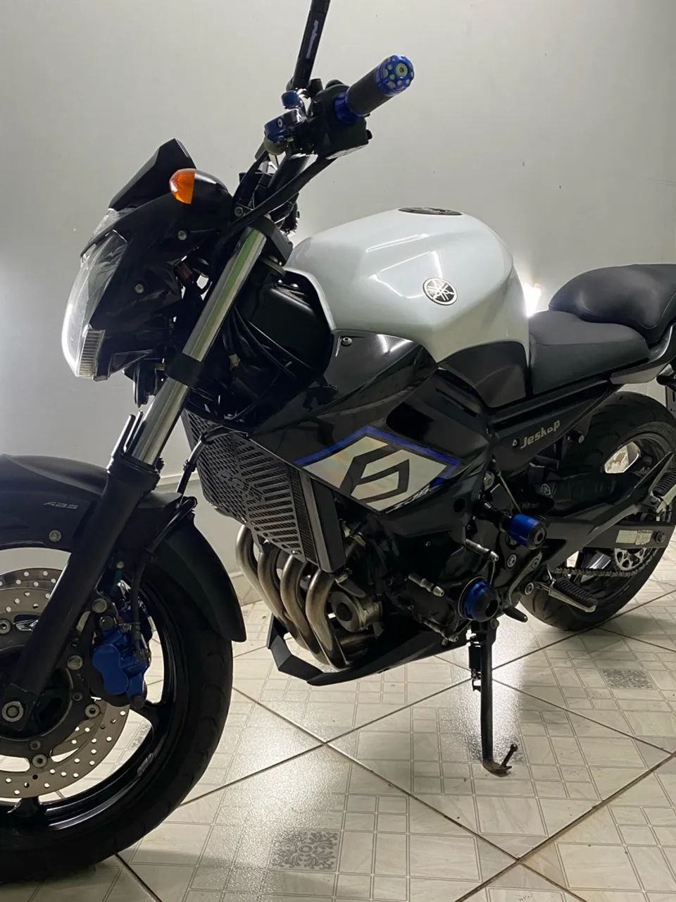 Yamaha XJ6 N 2017 - Foto 3