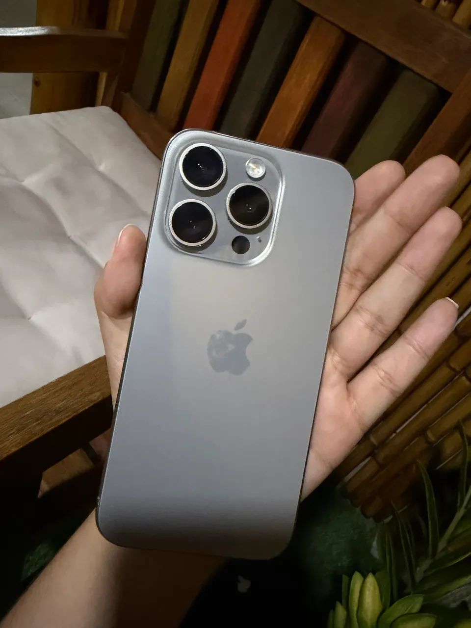 Iphone 15 pro - 128 GB - Cinza - Foto 2
