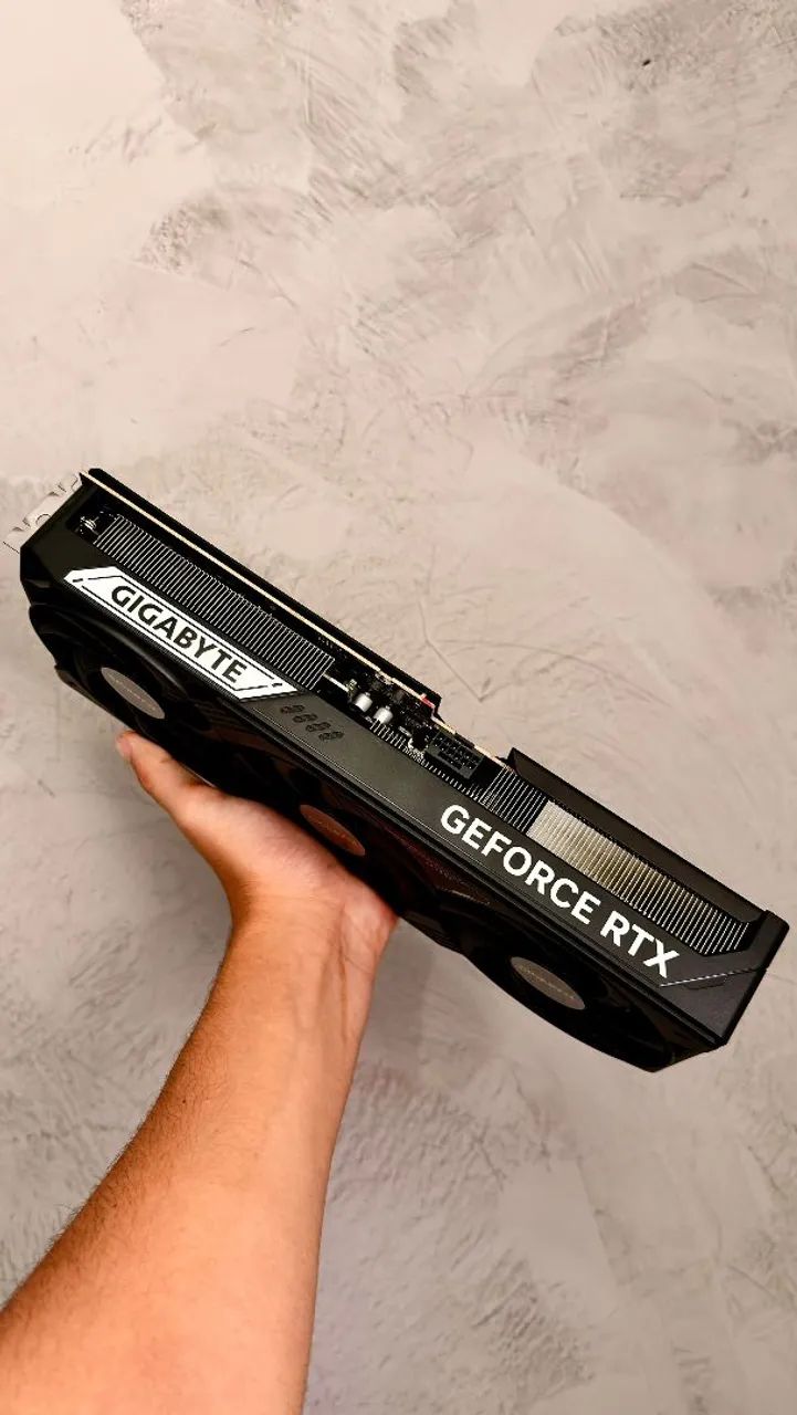 RTX 5070 Ti 16GB Gigabyte  - Foto 2