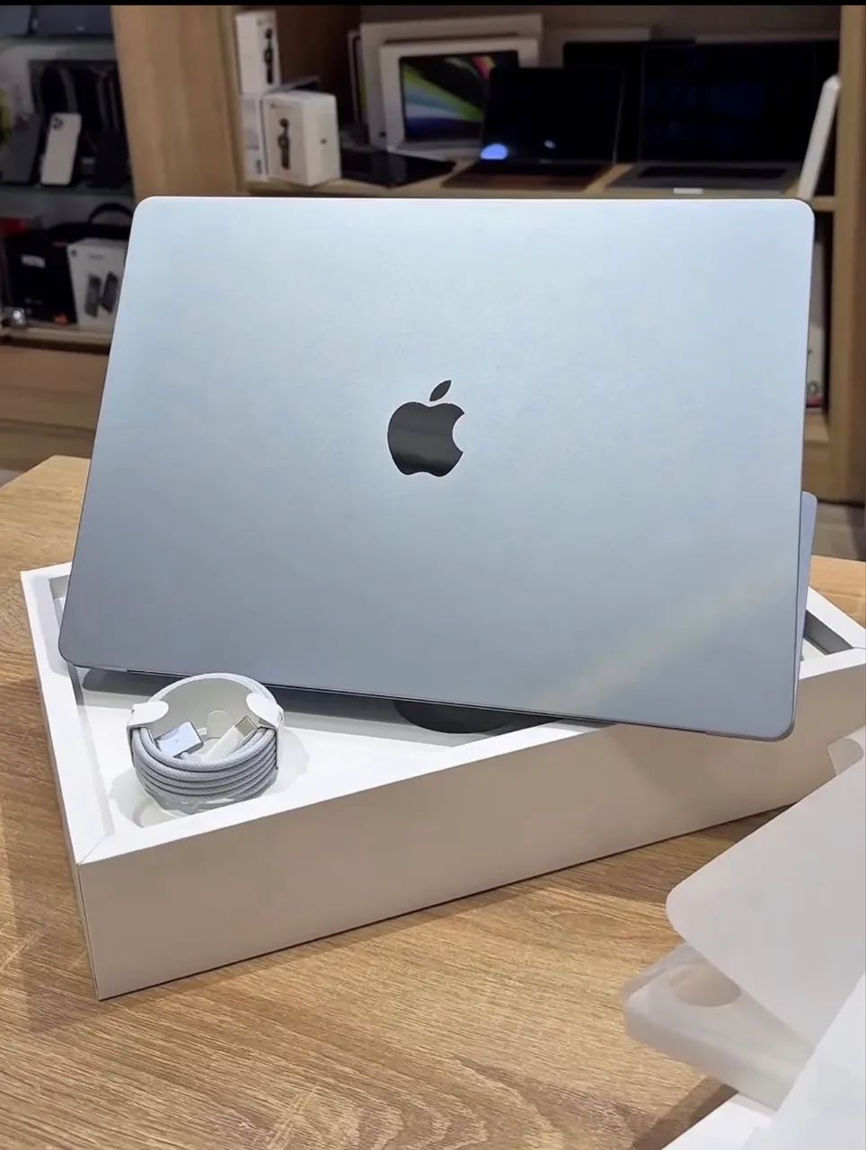 MacBook Air M5 512GB シルバー Macbook Air M5 13pol 16/512 Silver | Parcelamento sem juros