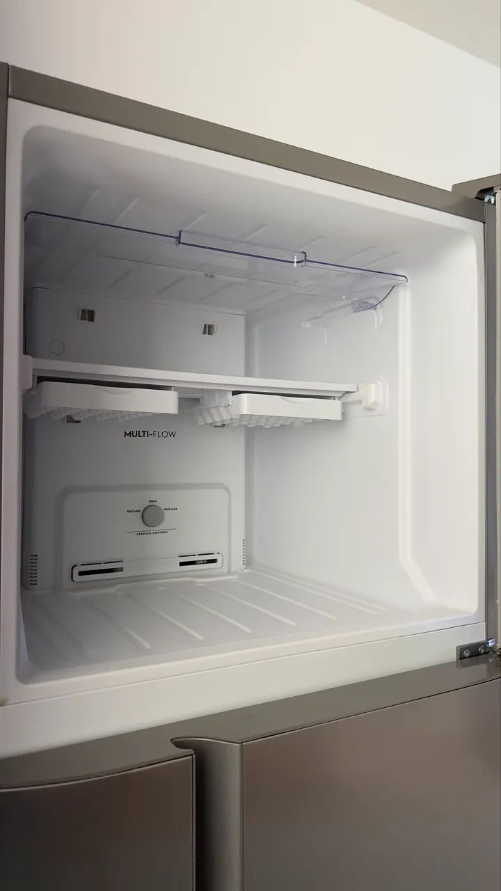 Geladeira Eletrolux 371 l 220v  - Foto 2