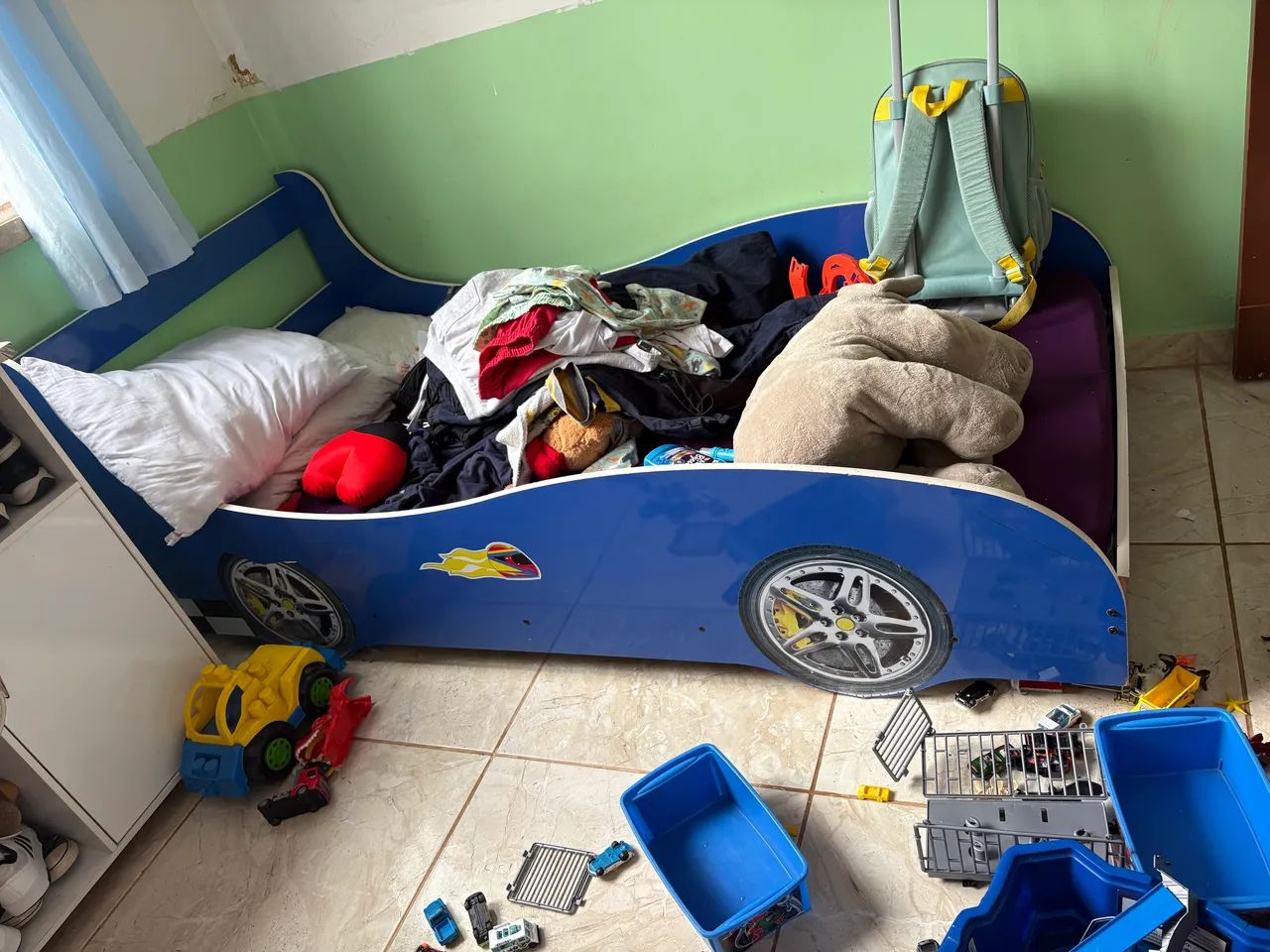 Cama infantil modelo carro