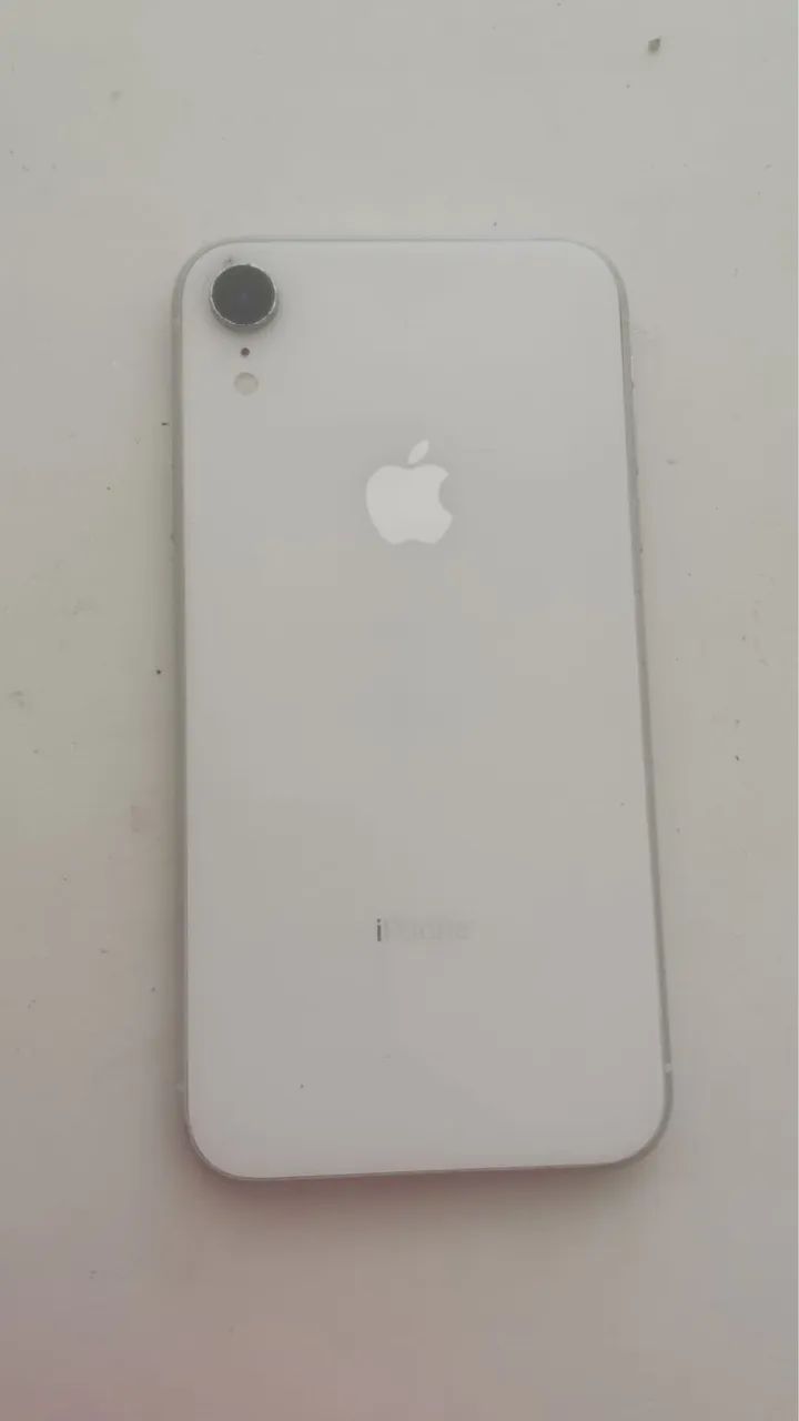 iPhone XR branco 64gb