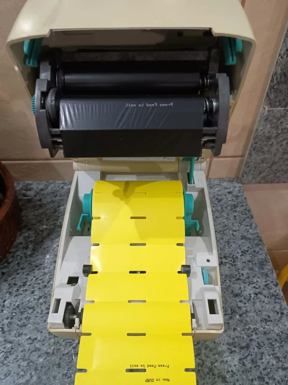 Vendo Impressora de Etiqueta Zebra TLP 2844, funcionando, folha teste nas fotos. LEIAA. - Foto 5