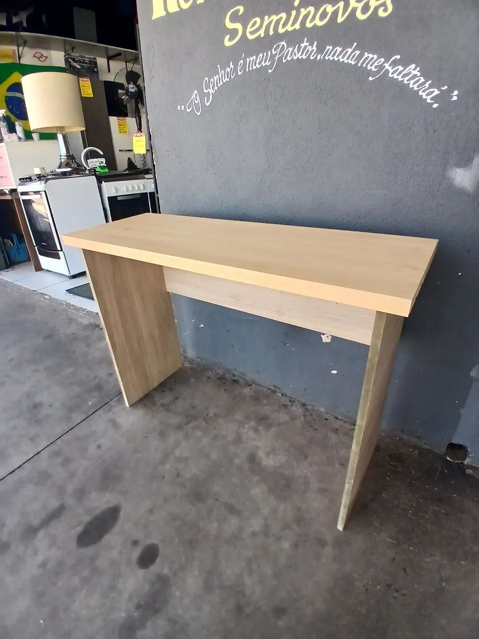 Escrivaninha 100% MDF,seminova. 
