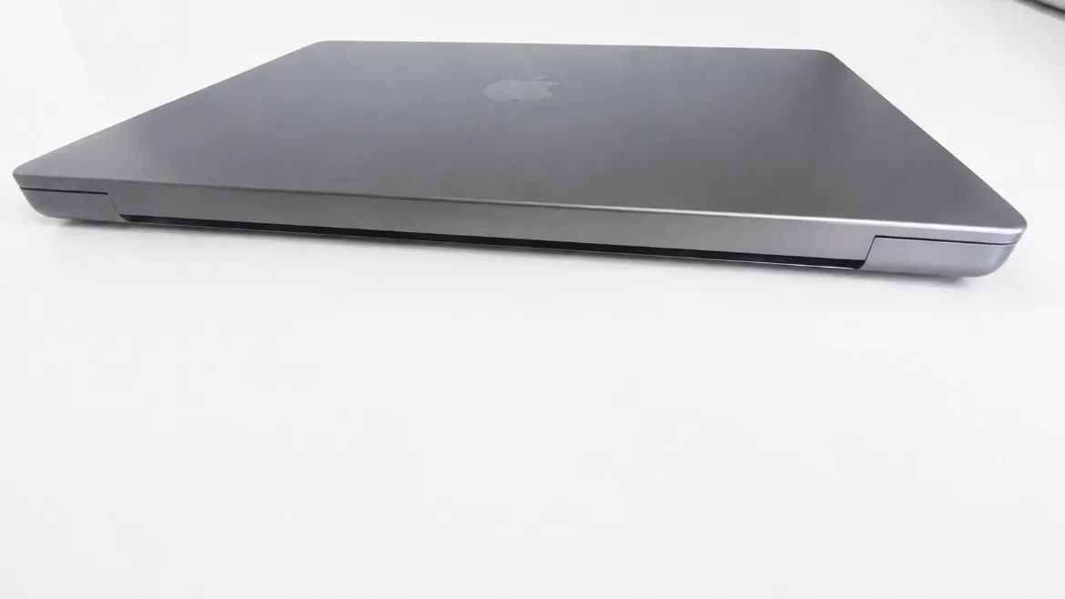 MacBook Pro 14 polegadas M1 16GB 10 core 512GB 10x sem juros