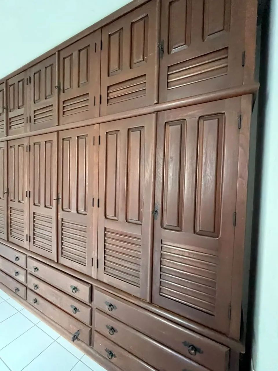 Vendo guarda roupa de madeira 