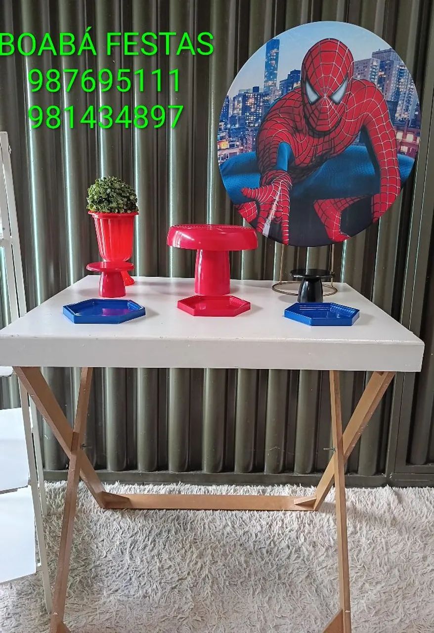 Pegue e monte kit na mesa