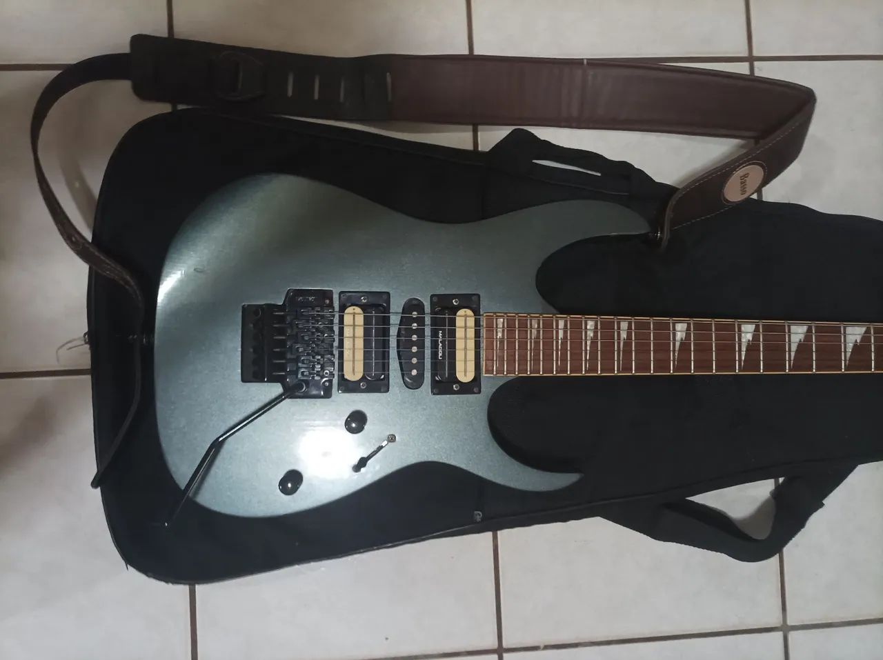 Guitarra Ibanez com Malagoli - Foto 2