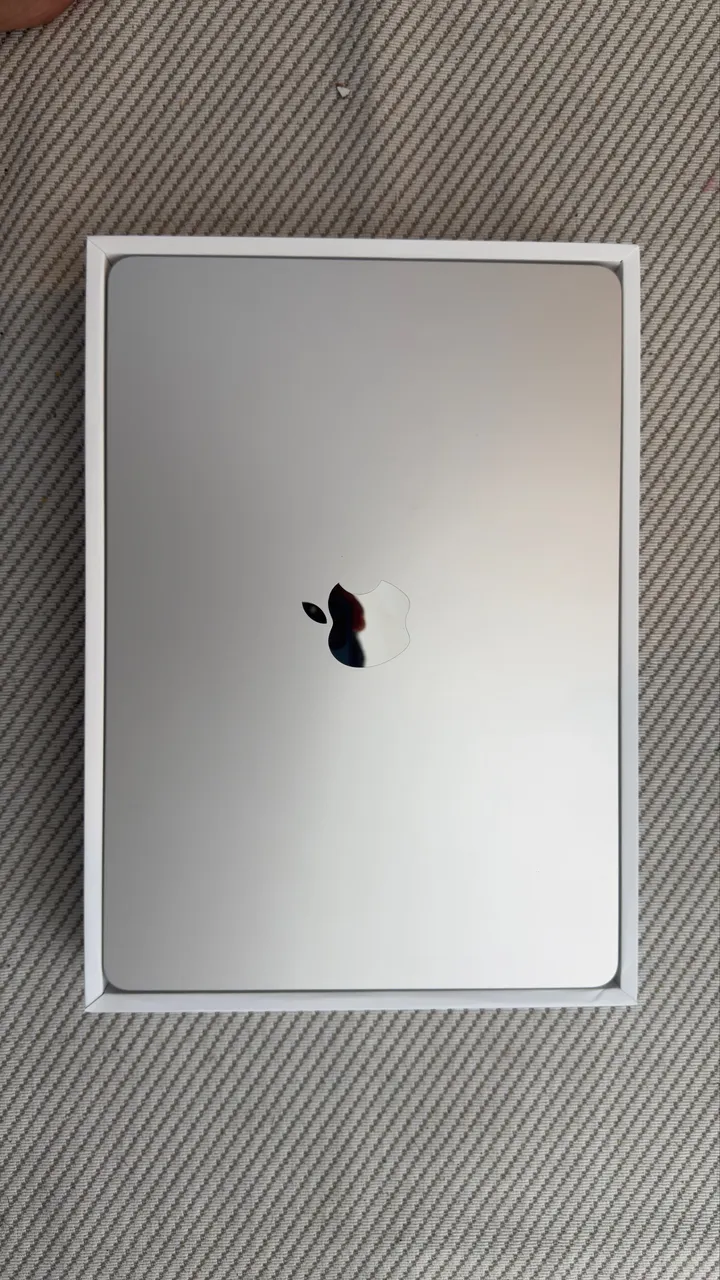 MacBook Pro m5 - Silver - 14 polegadas - novo - @gbstore071