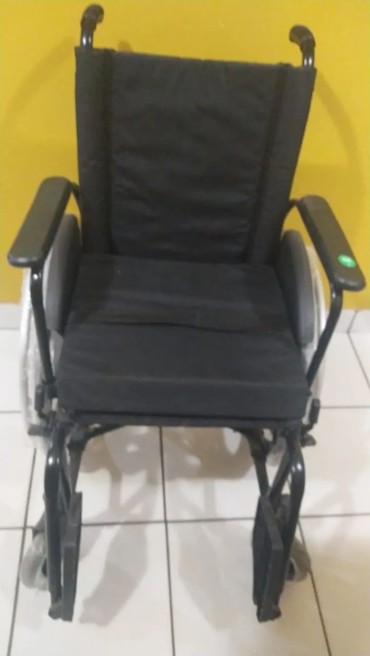 R$ 7000,00 Cadeira rodas ainda no plástico!!