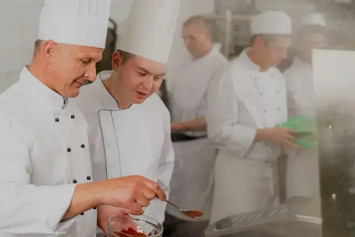 COZINHEIRO (A) LÍDER