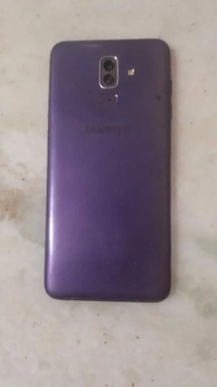 Celular Samsung j8 prime 64 gigas por 200,00  - Foto 2