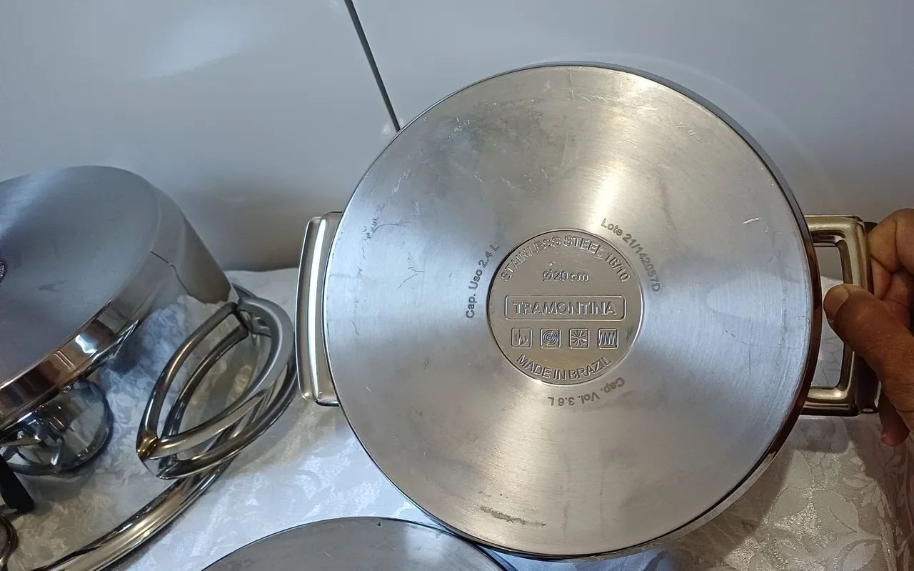 Conjunto de panela tramontina inox quatro  seminovos  - Foto 5
