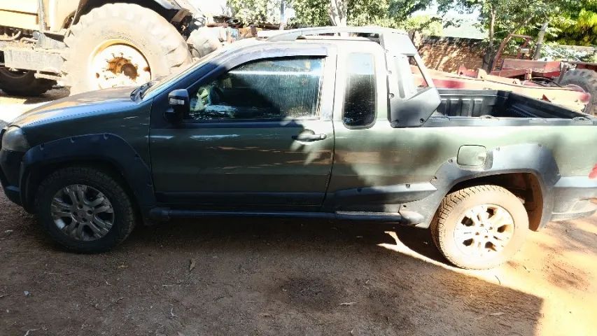 Fiat Strada Adventure 1.8/ 1.8 Locker Flex CE 2009 - Foto 3