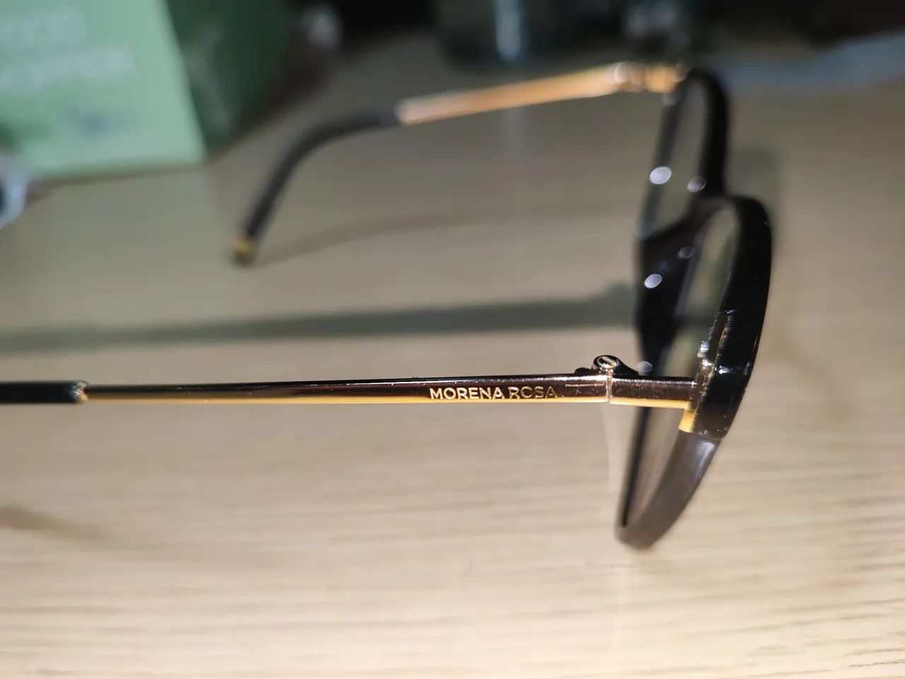 Óculos  -  Morena Rosa - preto e dourado  - Foto 5