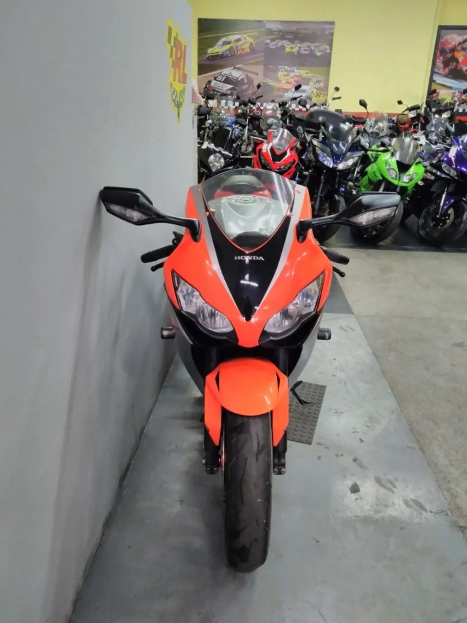 CBR 1000 RR FIRE BLADE 2010 - Foto 5