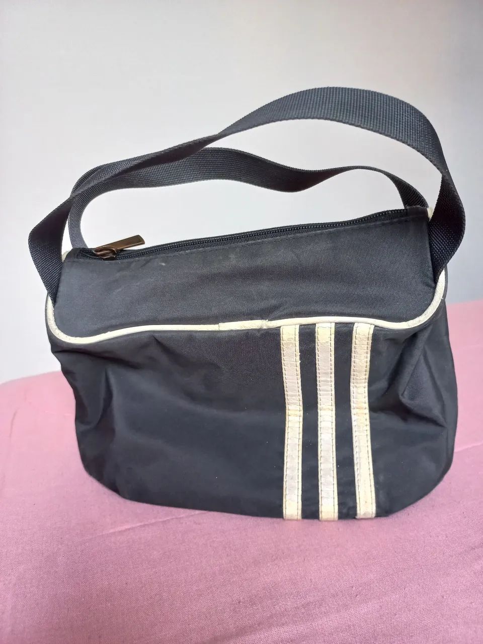 Bolsa Adidas usada(23x12) - Foto 2