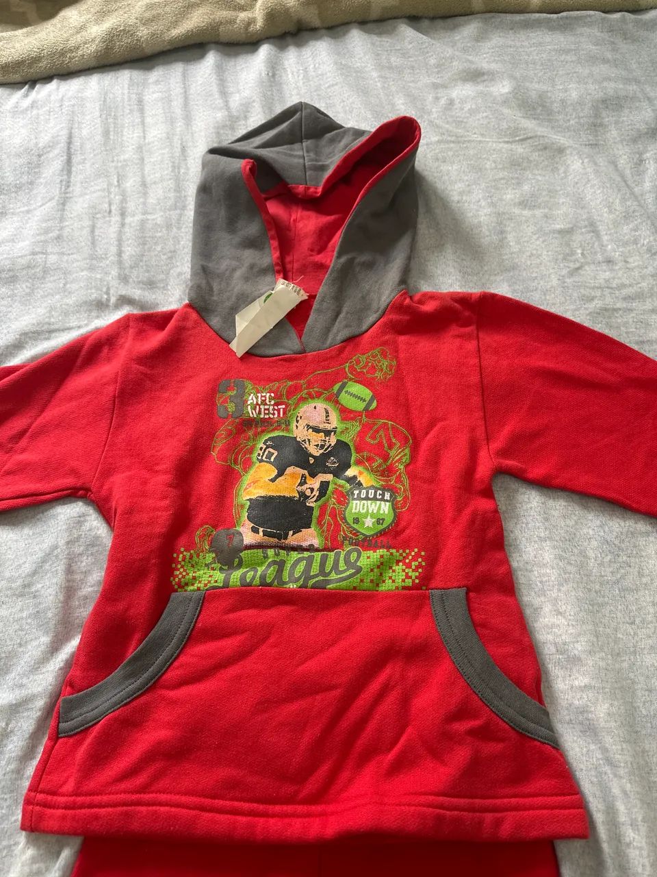 Conjunto moleton TAM 04 com capuz vermelho  - Foto 2