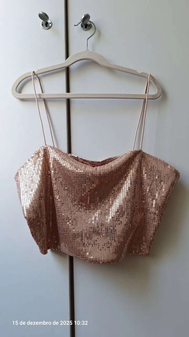 Cropped de paetês bege com dourado Nova Versão M - Foto 2