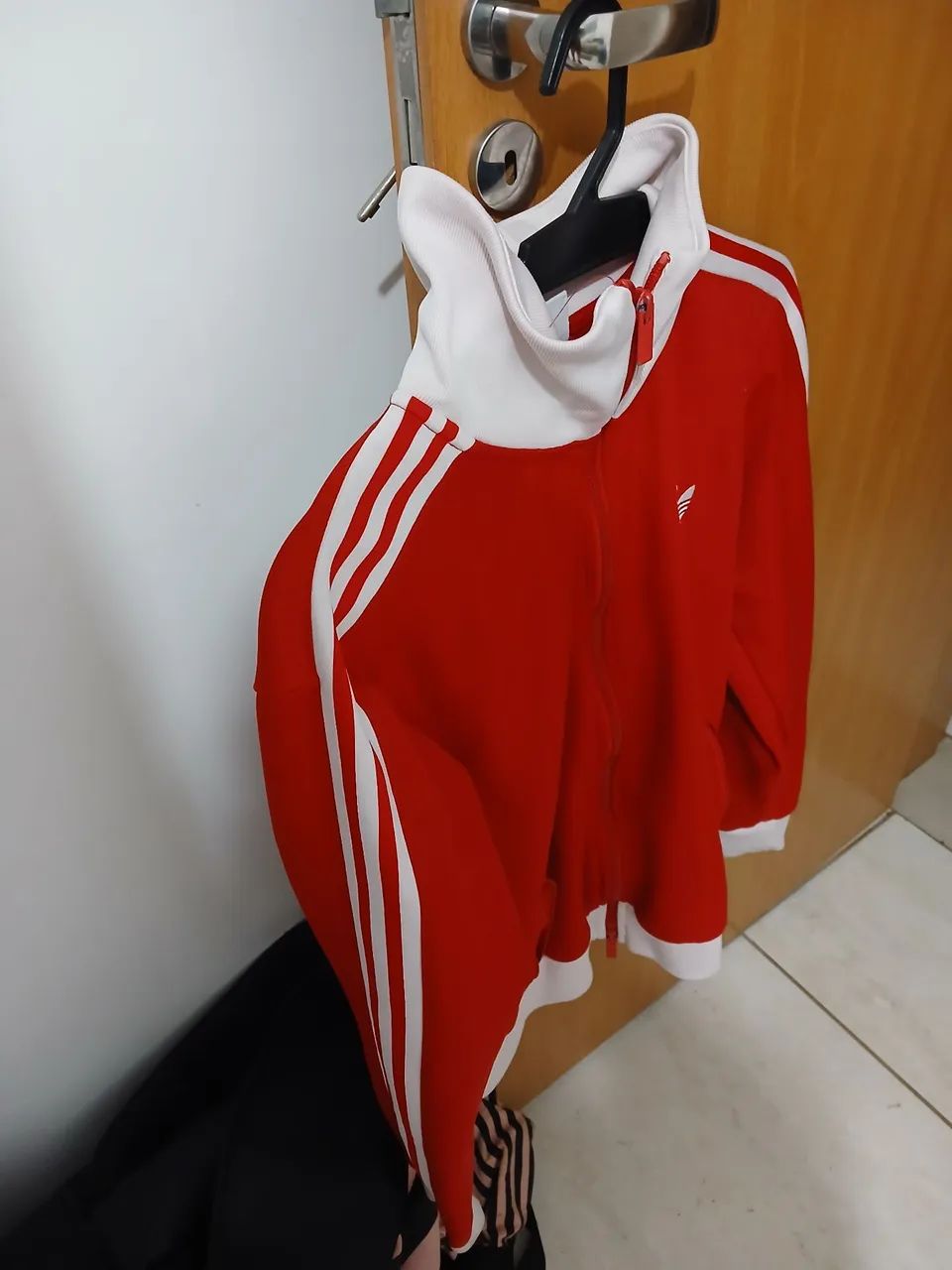 Jaqueta adidas e tênis adidas  - Foto 3