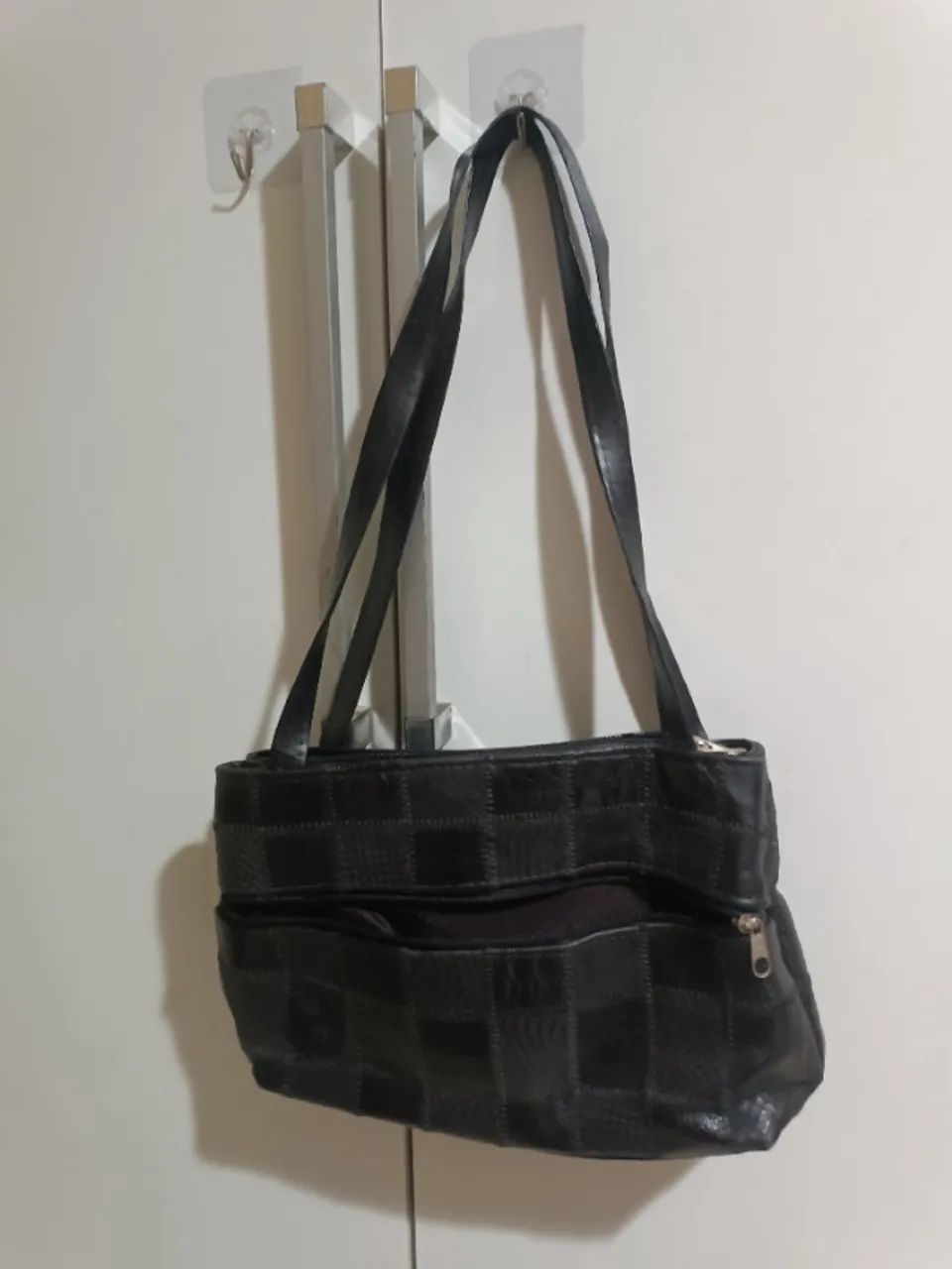 Bolsa feminina média preta usada