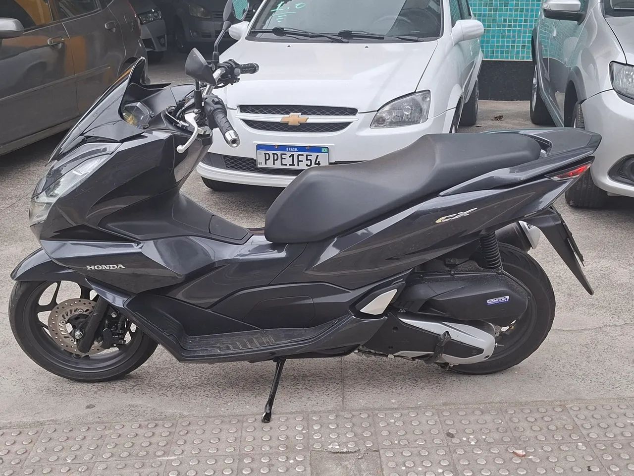 Pcx muito nova e ótimo para o dia a dia - Foto 3