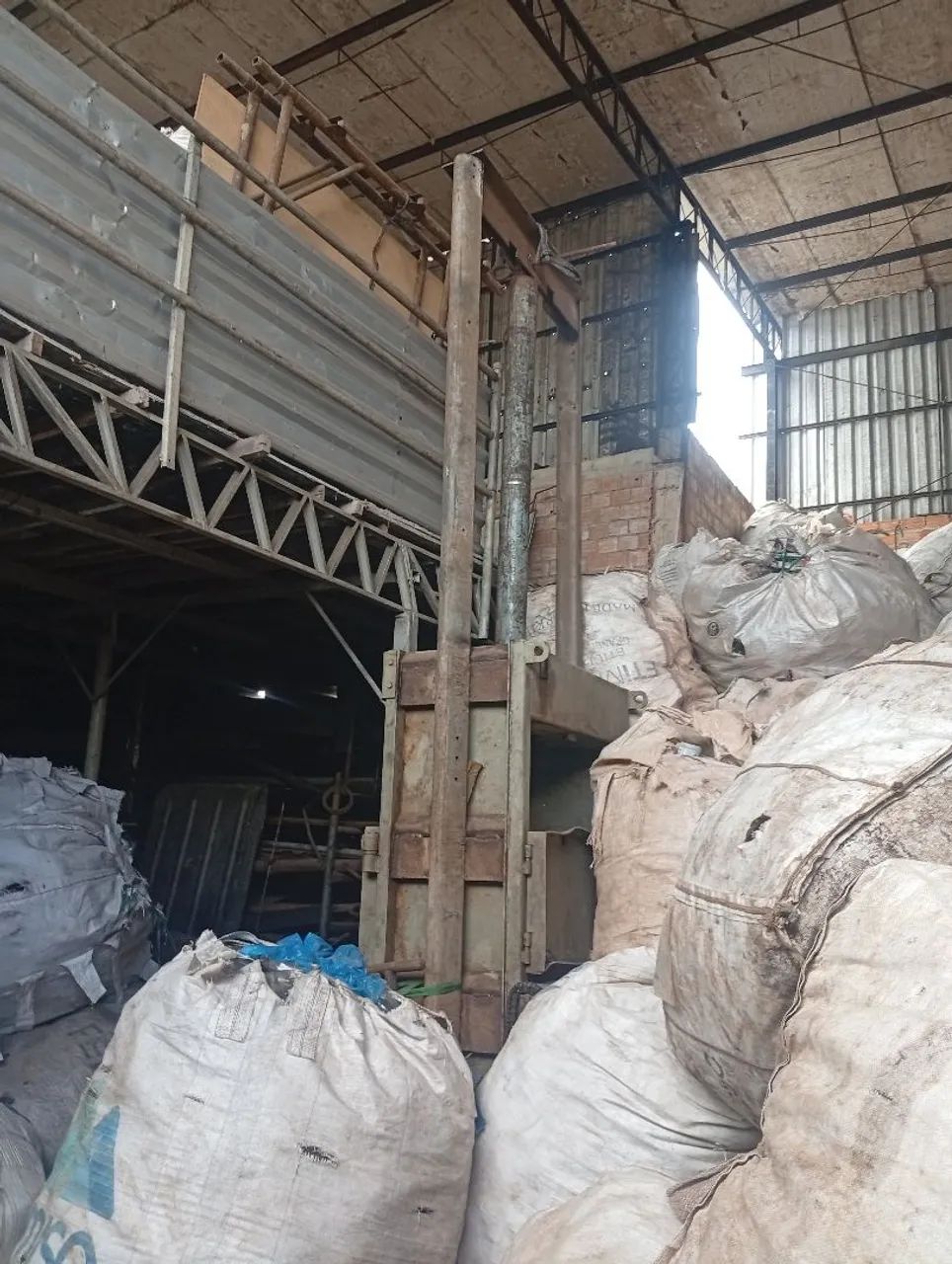 prensa para reciclagem  12 mil - Foto 2