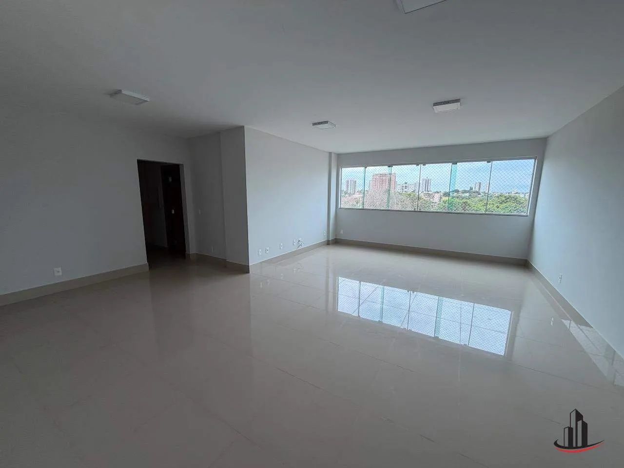 Apartamento com 3 quartos sendo uma suíte, 113 m2 de área útil, bem ao lado do clube Uirap