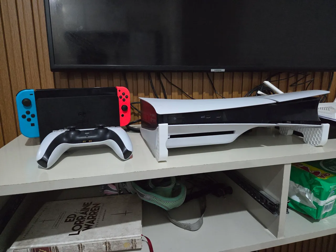 PS 4 slim 1tb e Nintendo switch - Consoles de Vídeo Game - Ingá