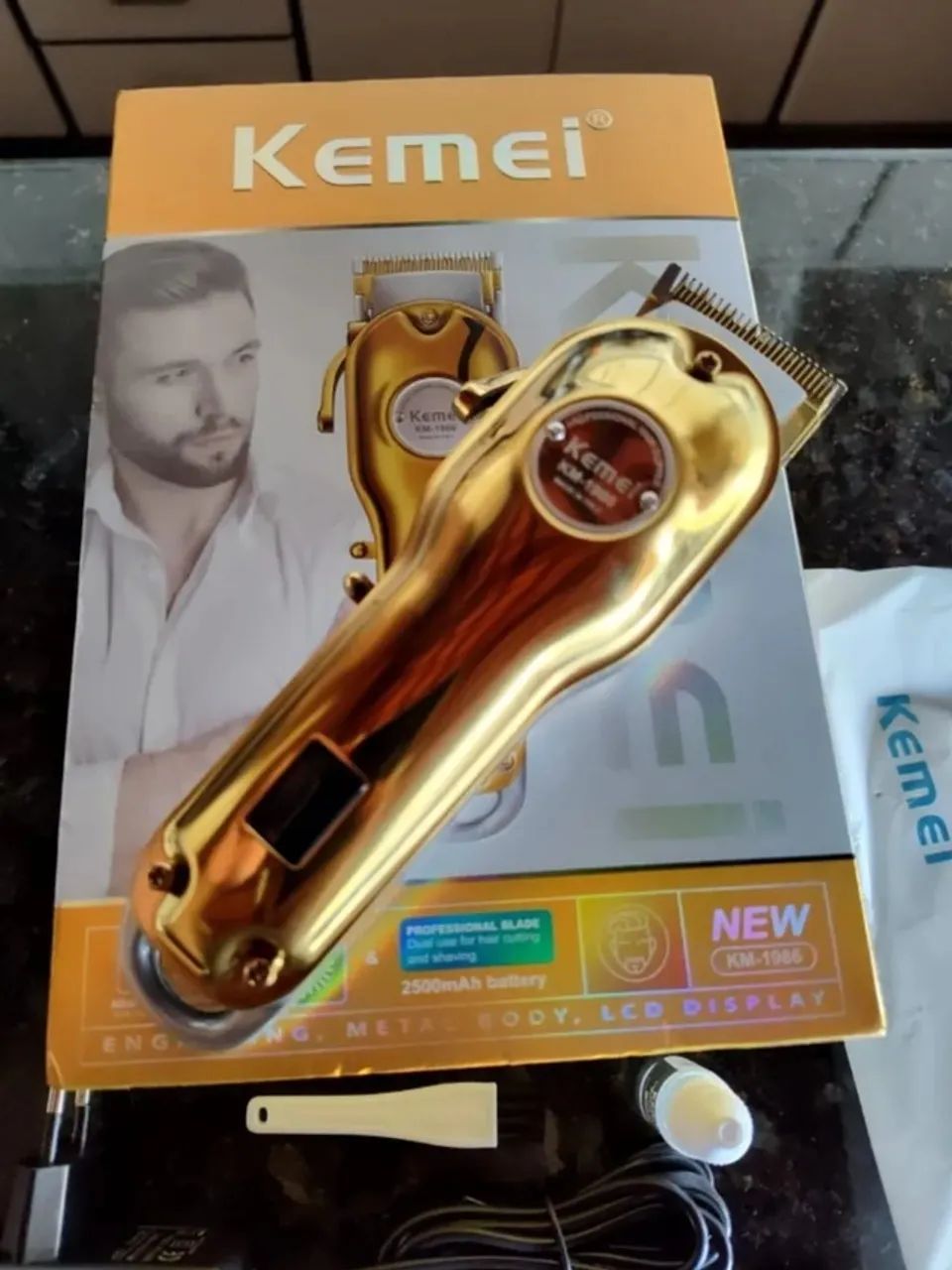 Máquina de Cortar Cabelo Kemei KM-1986+PG Profissional Gold Display LCD - Foto 3