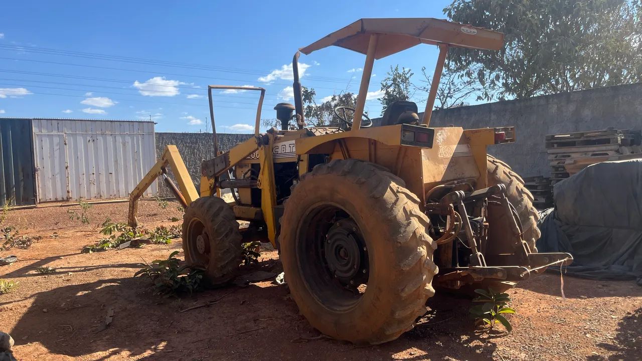Trator CBT 8260 4x4 - Foto 5