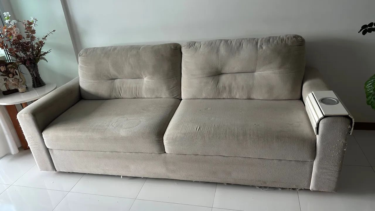 Sofá 3 Lugares para Sala - Confortável e Conservado