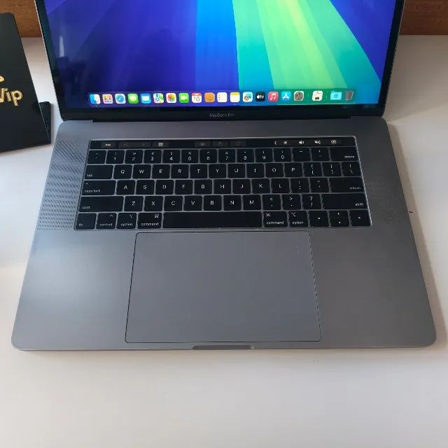 MACBOOK PRO 15.4 TOUCHBAR 2019 - I7, 16GB, 256GB - 423 CICLOS