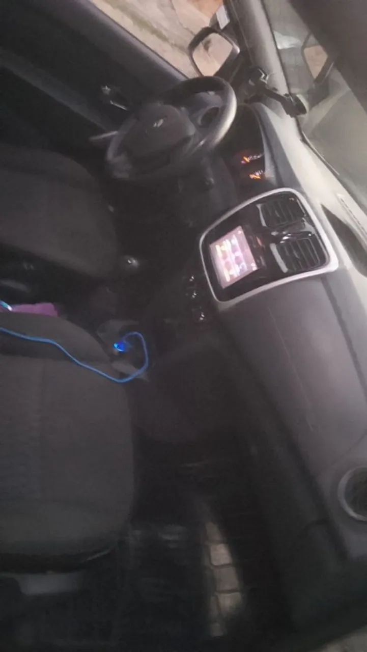 Vendo este carro