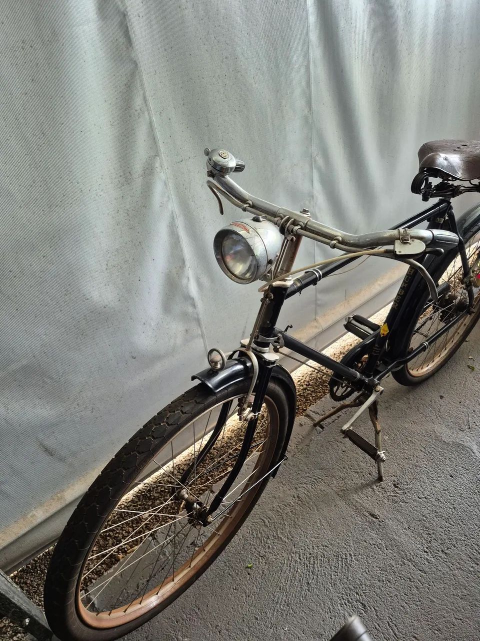 Bicicleta antiga Humber somente retirada 