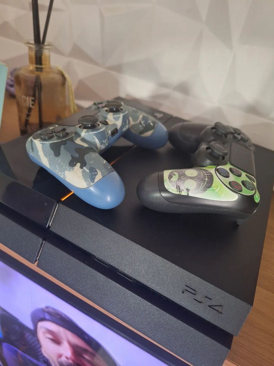 PlayStation 4.   71 9_9_2_3_2_5_3_0_1