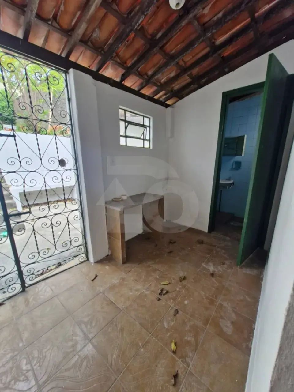 Casa no Getúlio Vargas - 200m², 3 Quartos, 2 Banheiros, 2 Garagens.