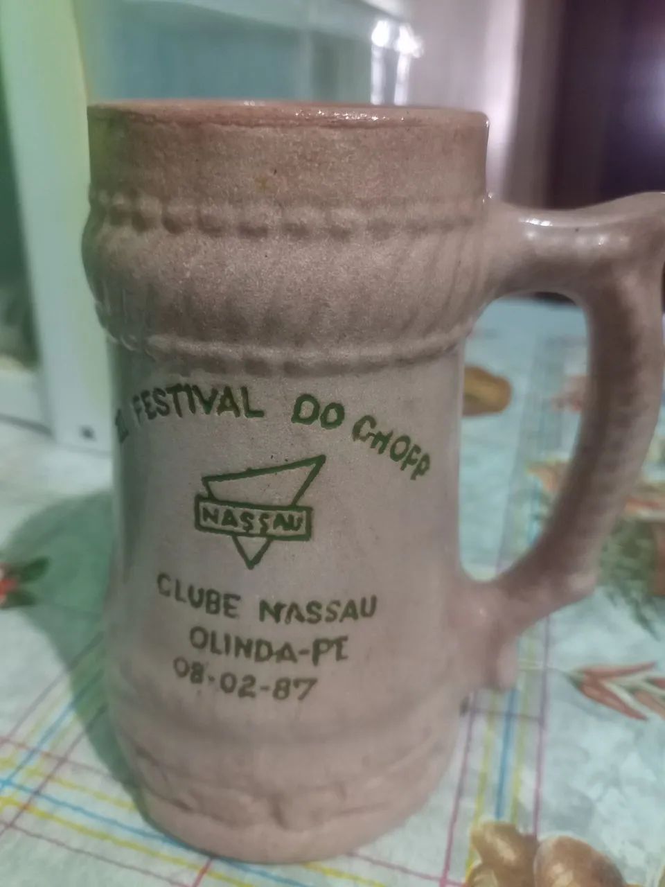 Caneca de chopp em cerâmica 