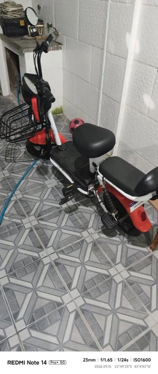 Bicicleta elétrica tipo motinha nova