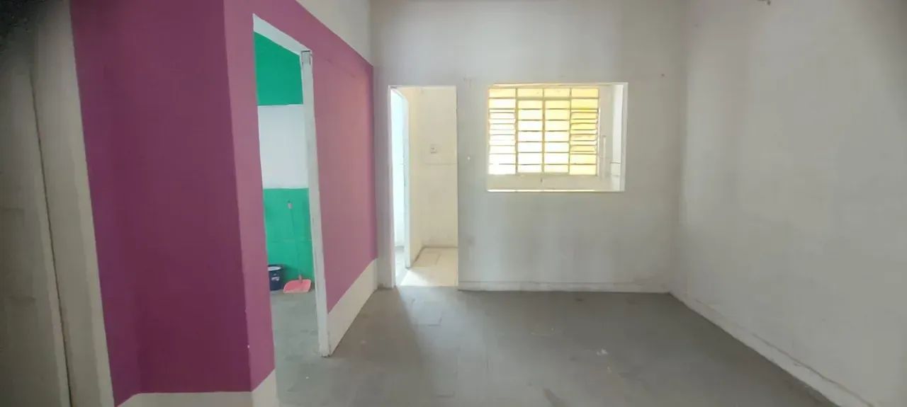 Excelente oportunidade comercial, bem localizada. Casa Principal com 2 vagas com edícula. - Foto 5