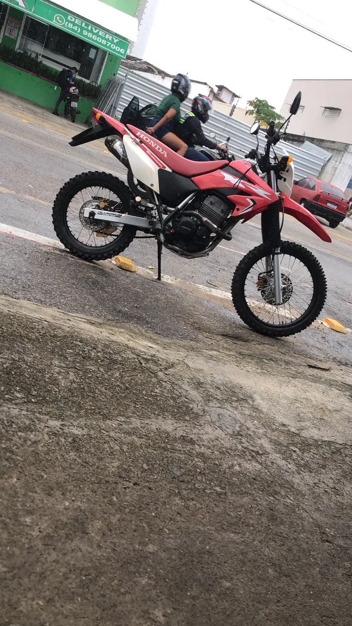 Vendo ou Troco Tornado 